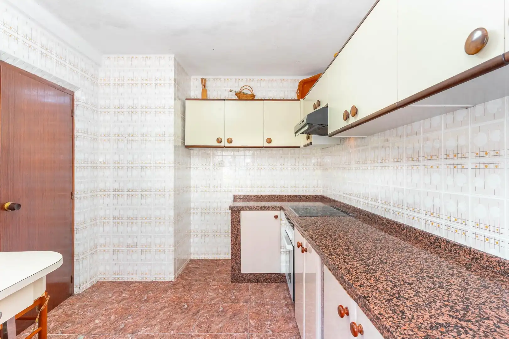 Cuina de Casa adosada en venda en Bimenes amb Calefacció, Terrassa i Traster