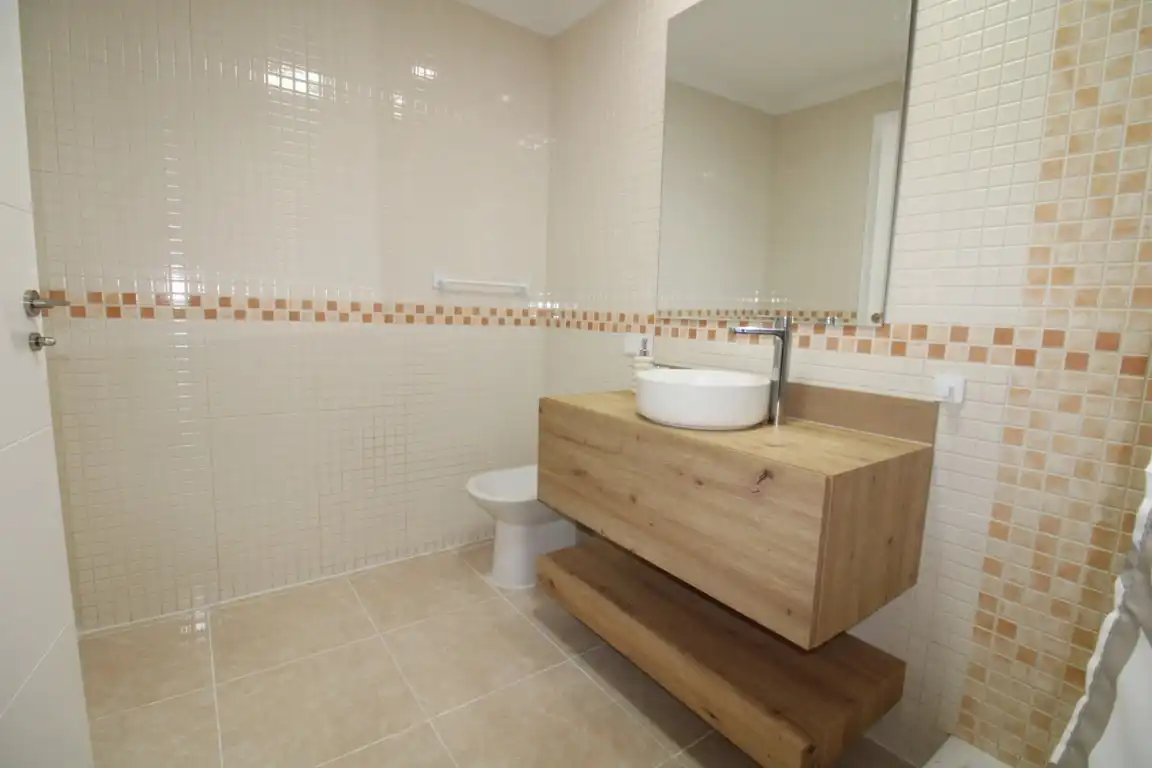Badezimmer von Wohnung zum Verkauf in Villajoyosa / La Vila Joiosa mit Klimaanlage, Terrasse und Abstellraum