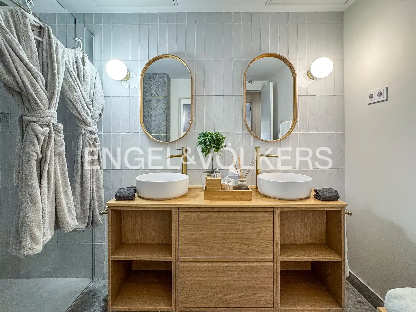 Bathroom of Flat for rent in Barcelona  with Air Conditioner, Heating and Parquet flooring