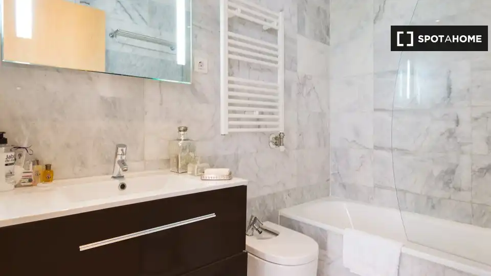 Flat with terrace to rent in Eixample, imagen 13