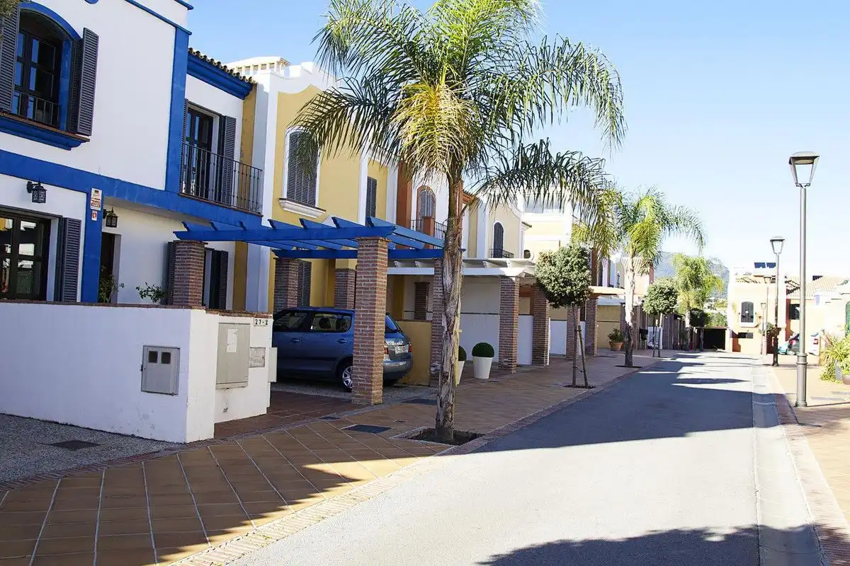 Detached homes for rent in Guadalmina Alta
