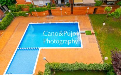 Swimming pool of Flat for sale in Sant Cugat del Vallès  with Air Conditioner, Heating and Terrace