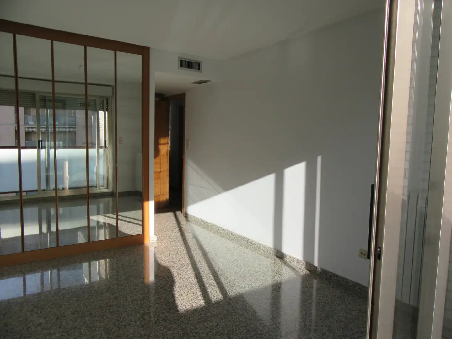 Piso de alquiler en Zaragoza con Calefacción, Terraza y Trastero