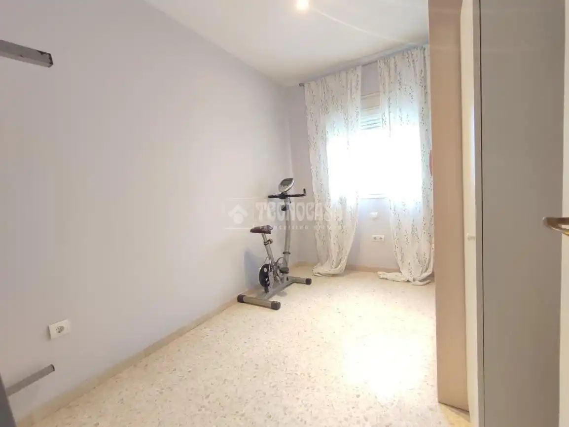 Bedroom of Flat for sale in Sevilla  with Air Conditioner, Terrace and Furnished