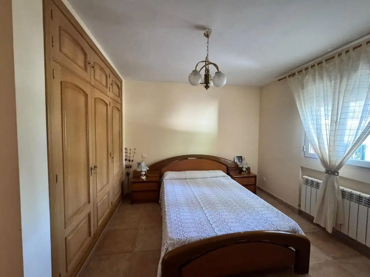 Schlafzimmer von Haus oder Chalet zum Verkauf in Galapagar mit Klimaanlage, Heizung und Privatgarten