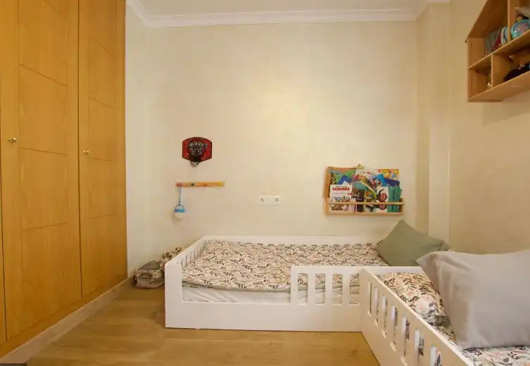 Schlafzimmer von Wohnung zum Verkauf in Marbella mit Klimaanlage, Heizung und Privatgarten