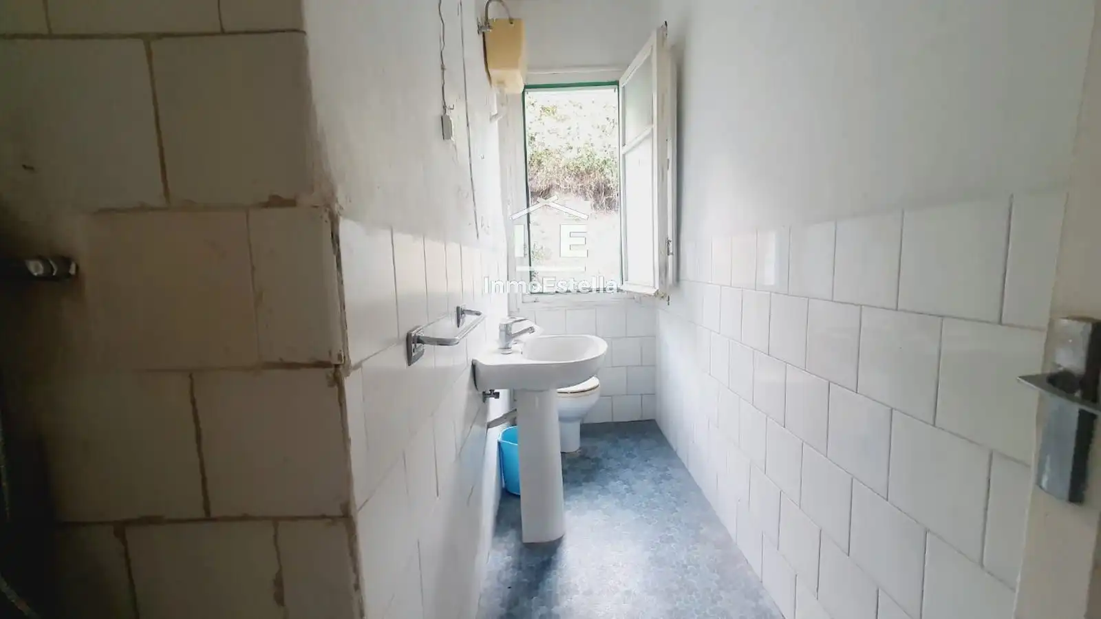 Bany de Àtic en venda en Estella / Lizarra amb Calefacció