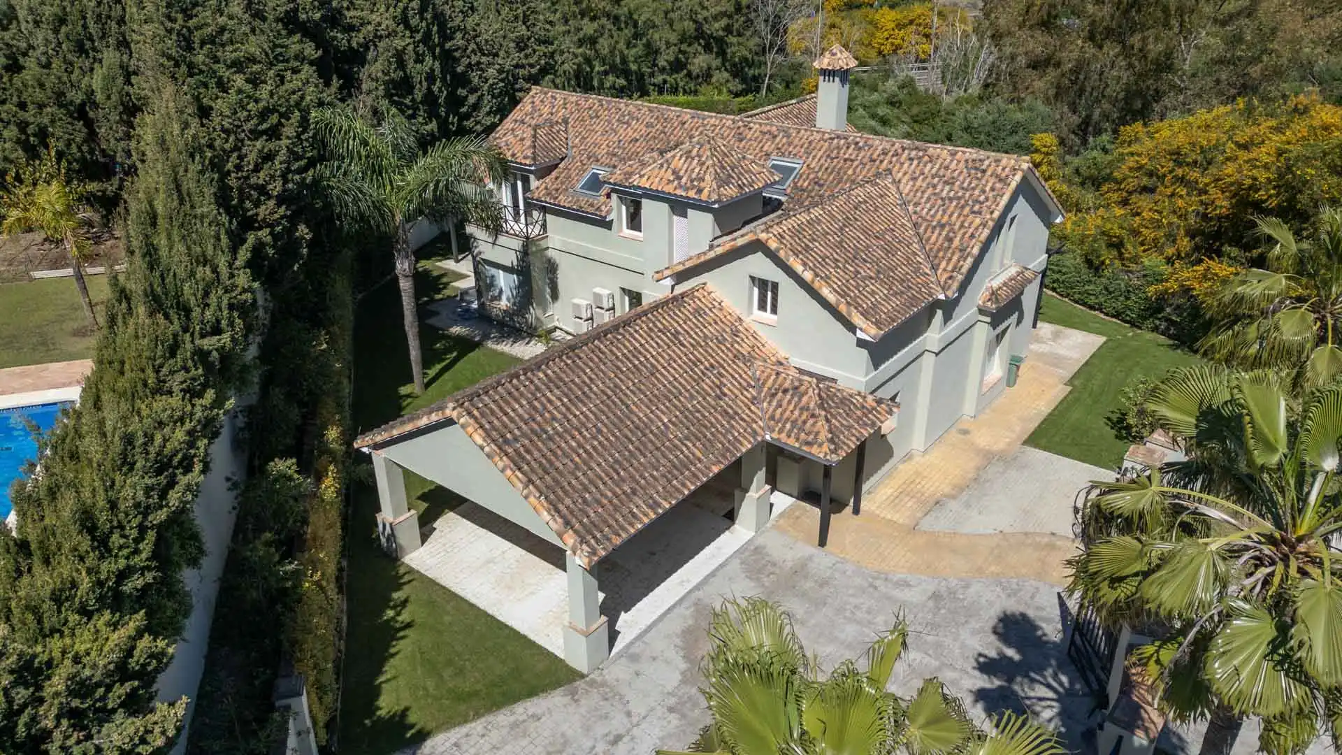 Vista exterior de Casa o chalet en venta en Sotogrande con Aire acondicionado, Jardín privado y Terraza