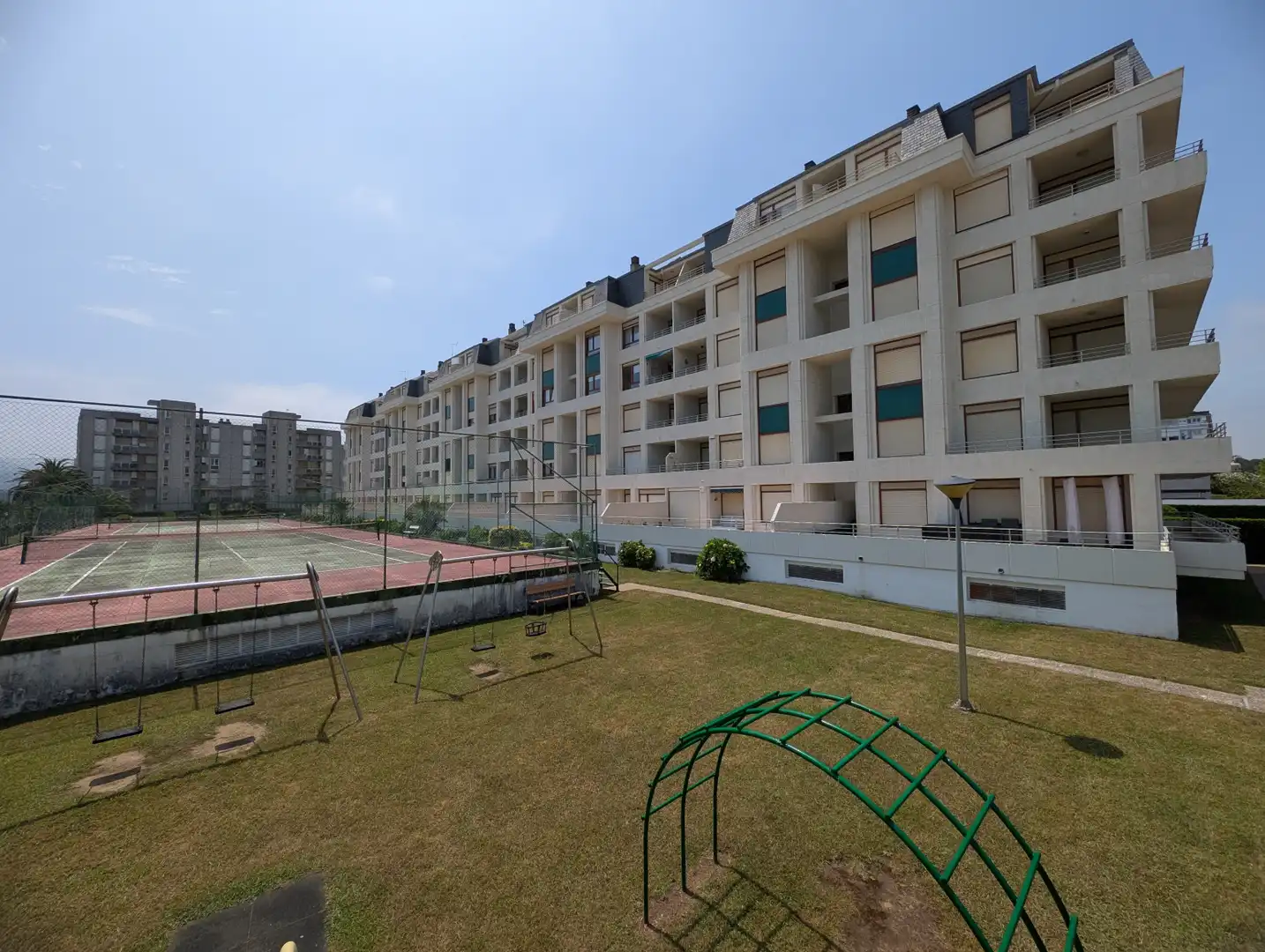 Flat for sale in Laredo - CALLE ENRIQUE MOWINCKEL- RCIA AMANECER, 84, Zona Playa