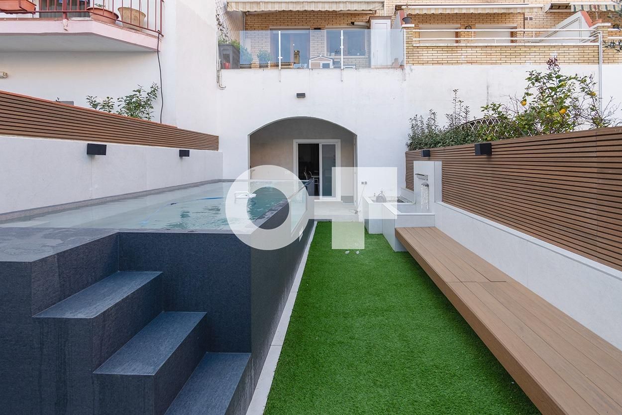 Terrace of Single-family semi-detached for sale in Castelldefels  with Air Conditioner, Private garden and Parquet flooring