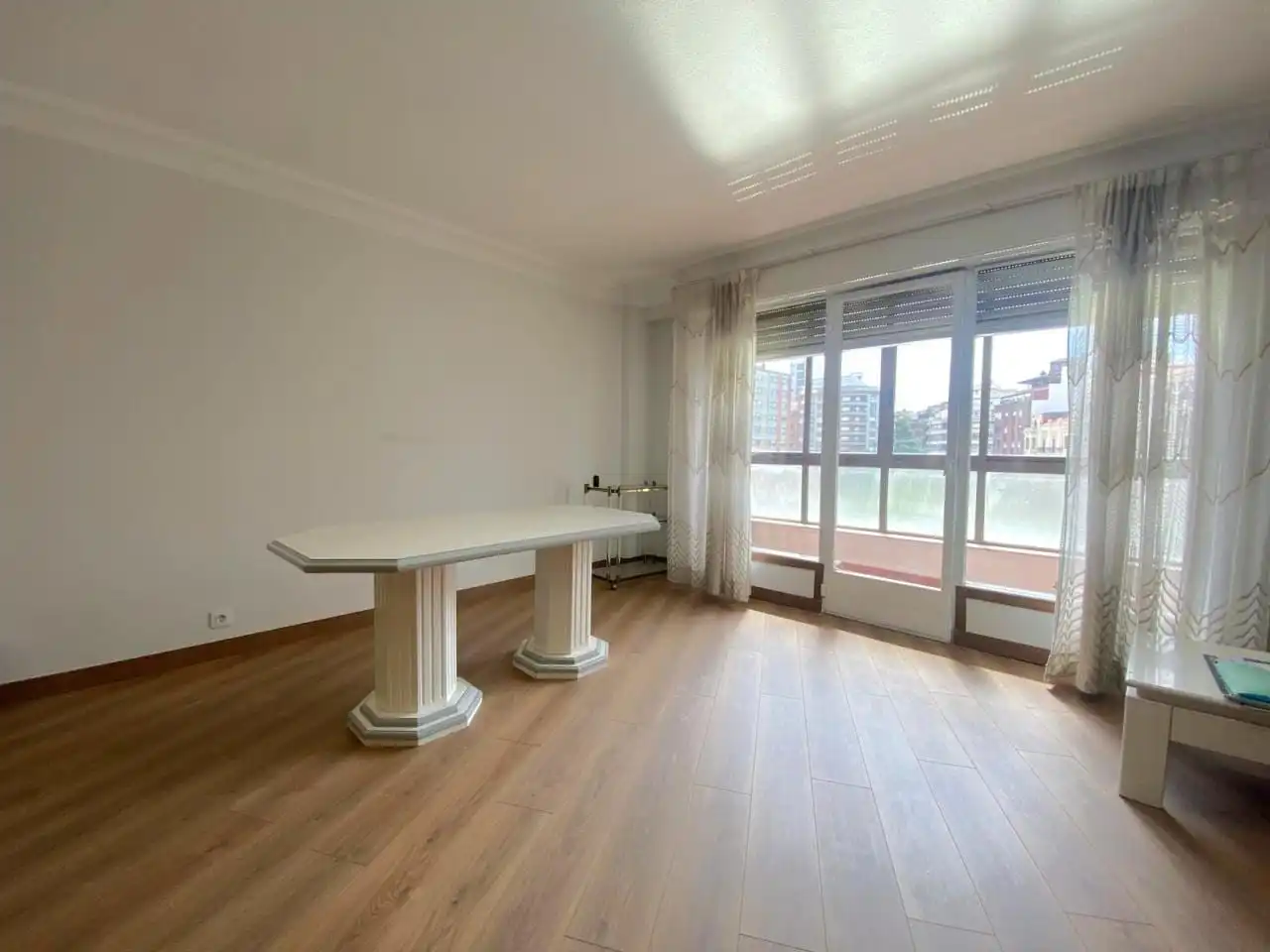Habitación de Piso de alquiler en León Capital  con Calefacción, Terraza y Amueblado