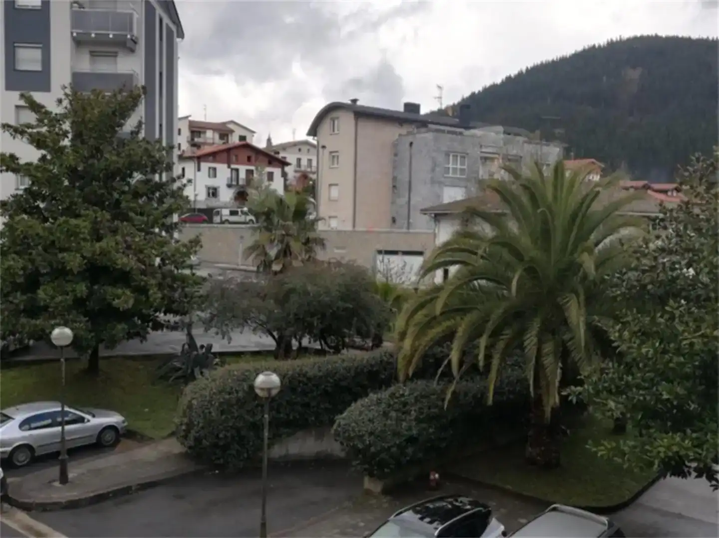 Vista exterior de Pis en venda en Legazpi amb Balcó