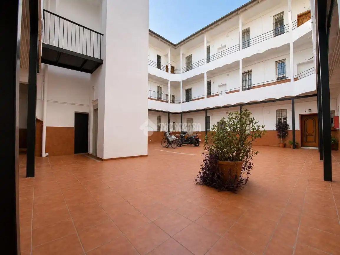 Vista exterior de Piso en venta en Sevilla