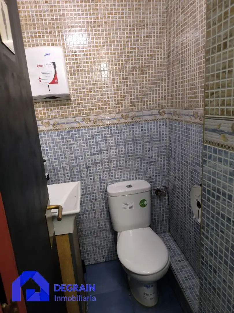 Baño de Local de alquiler en Oviedo 