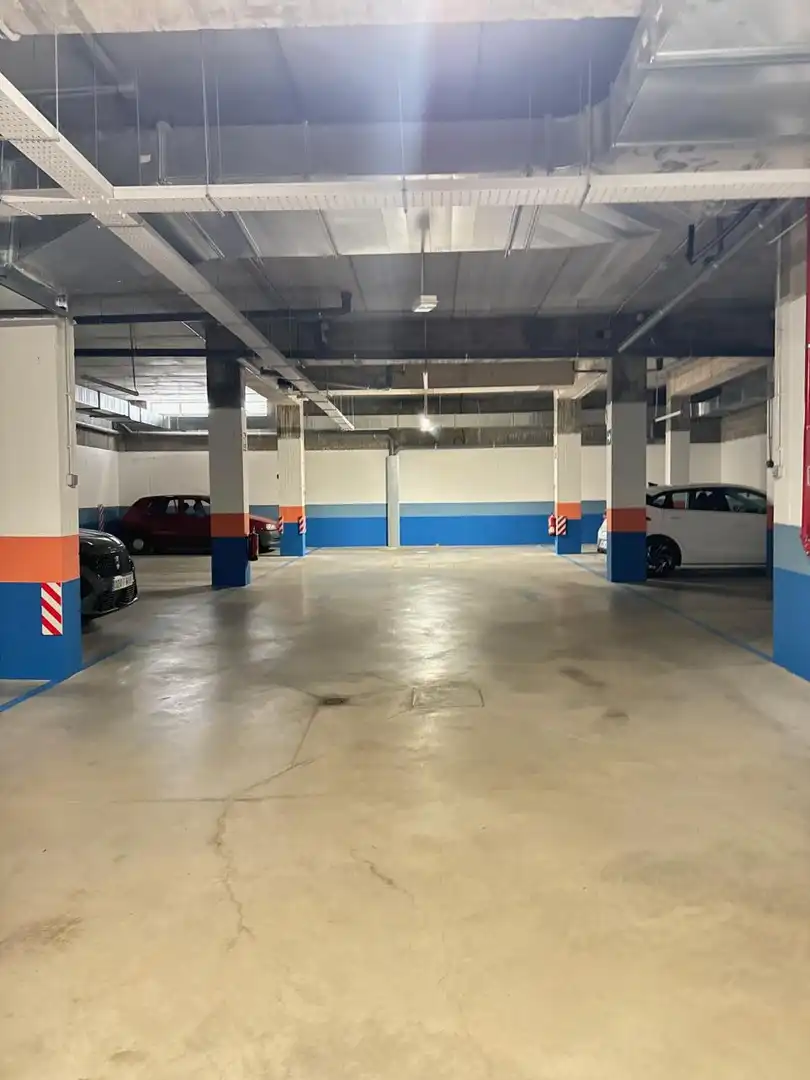 Parking de Piso de alquiler en Segovia con Calefacción, Terraza y Trastero