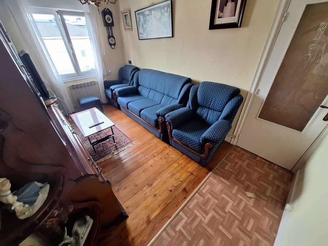 Sala d'estar de Pis en venda en Durango amb Calefacció i Moblat