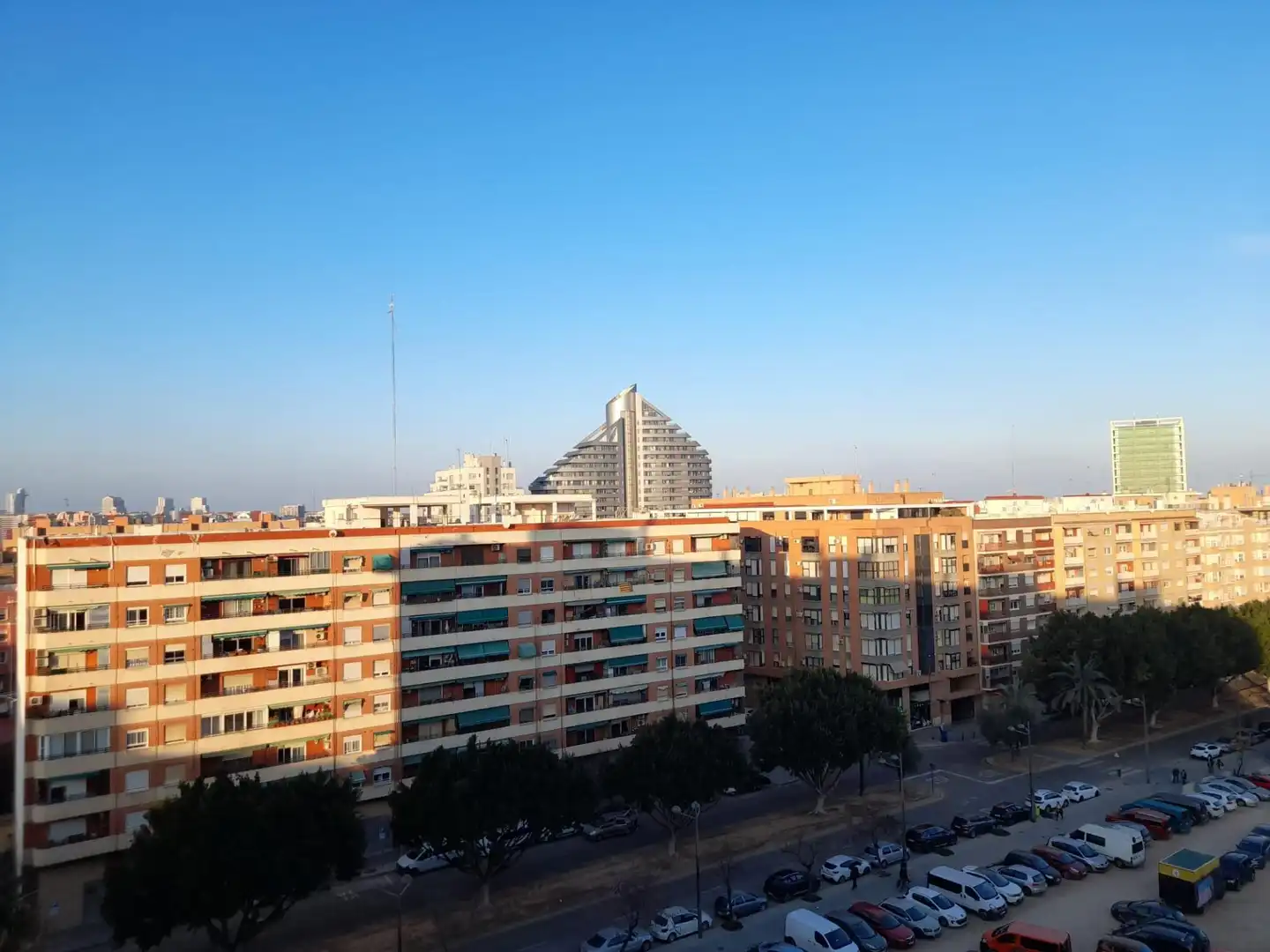 Vista exterior de Piso en venta en Valencia con Aire acondicionado, Terraza y Balcón