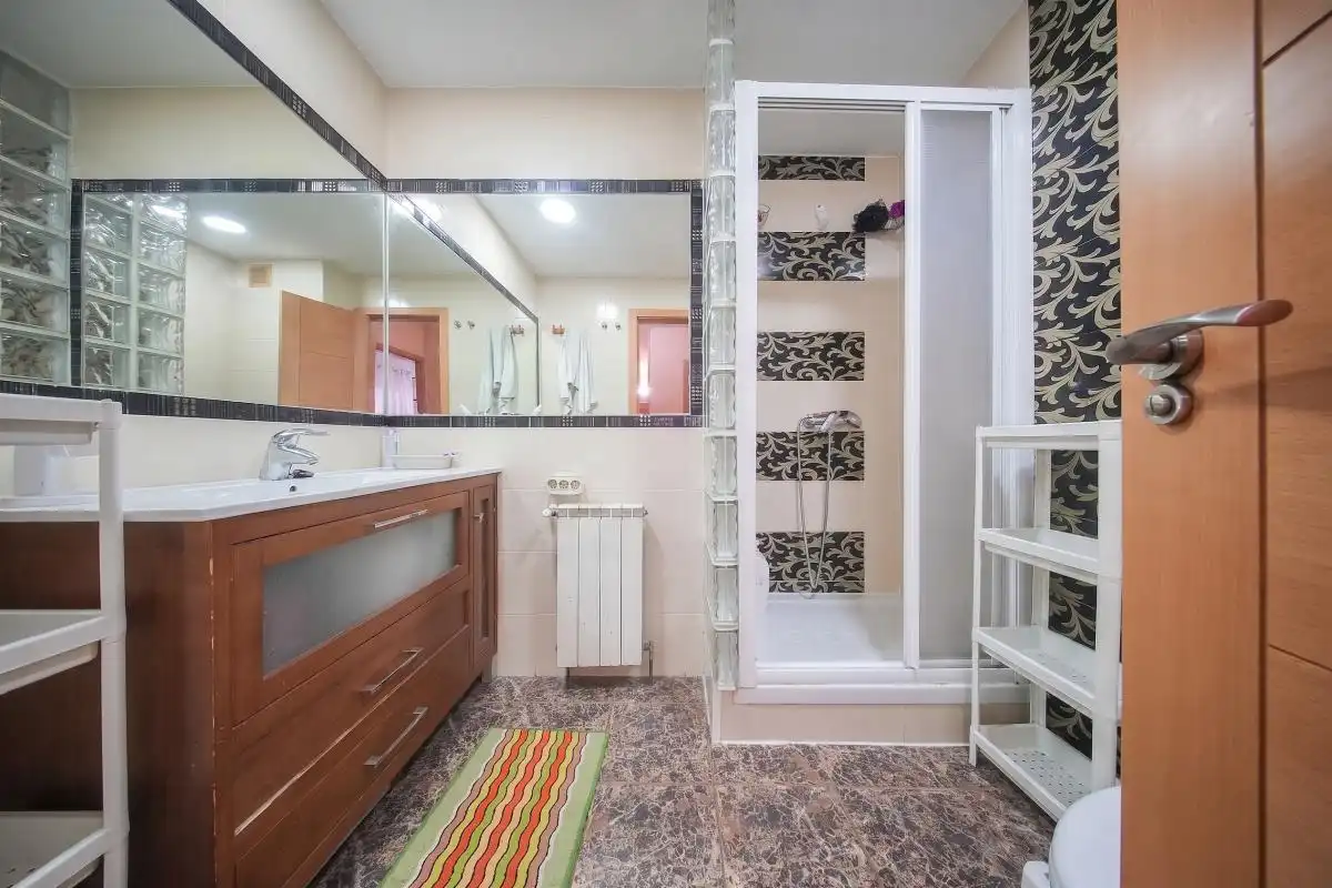 Baño de Piso en venta en Madrid con Aire acondicionado, Calefacción y Terraza