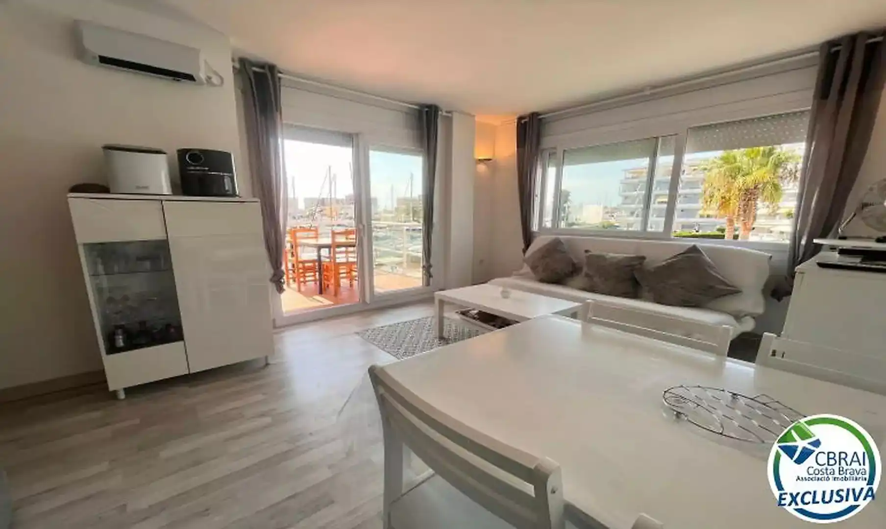 Sala d'estar de Apartament en venda en Roses amb Aire condicionat, Calefacció i Terrassa