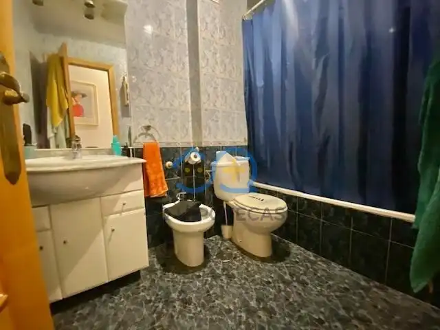 Baño de Piso en venta en Yuncos con Aire acondicionado, Calefacción y Balcón