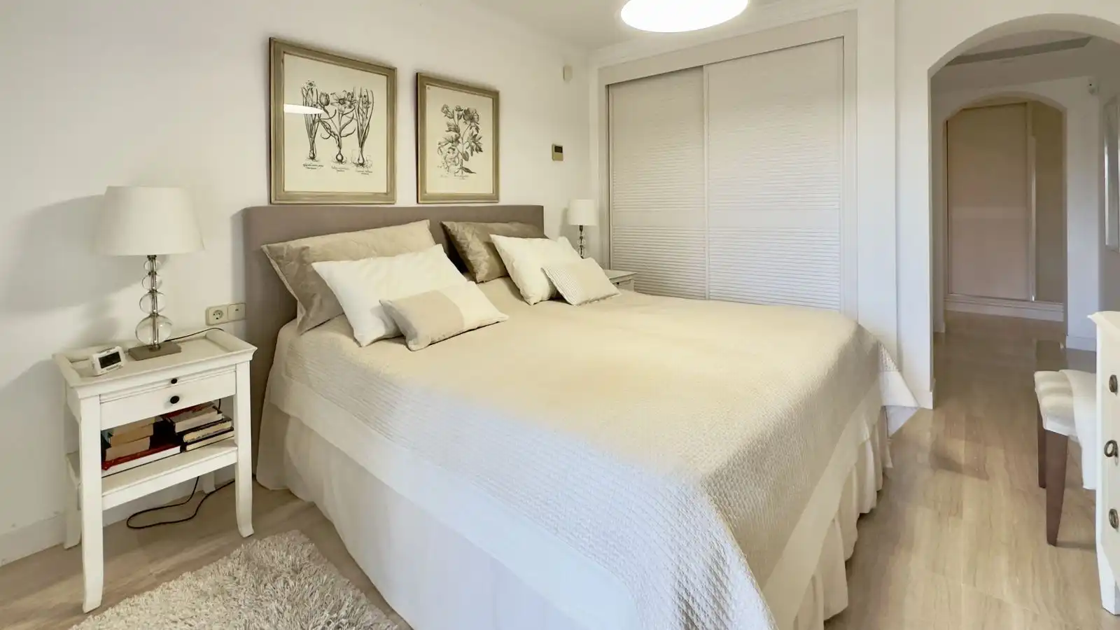 Bedroom of Apartments for sale in Marbella  with Air Conditioner, Storage room and Furnished