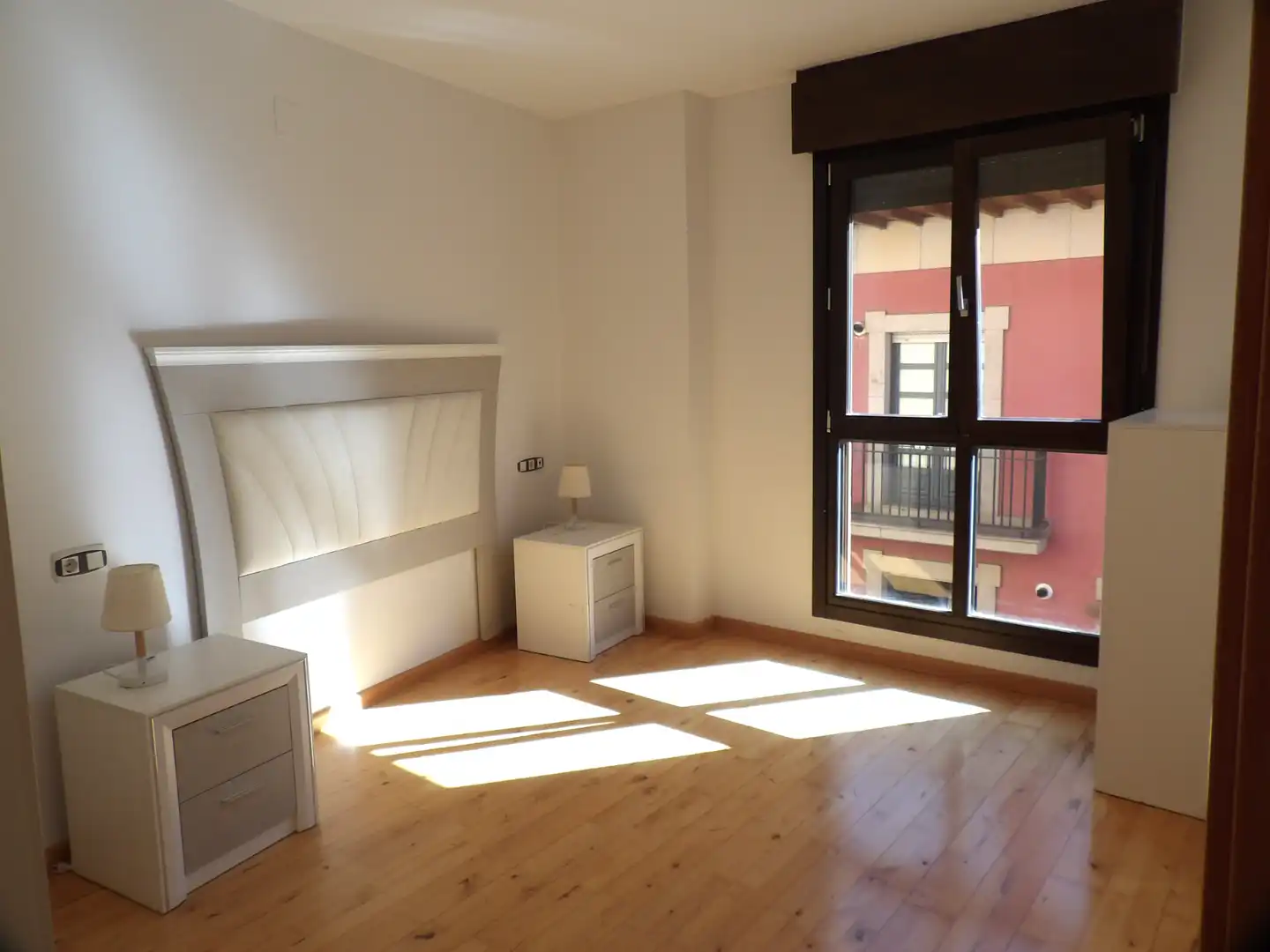 Habitación de Apartamento en venta en León Capital  con Calefacción, Parquet y Amueblado