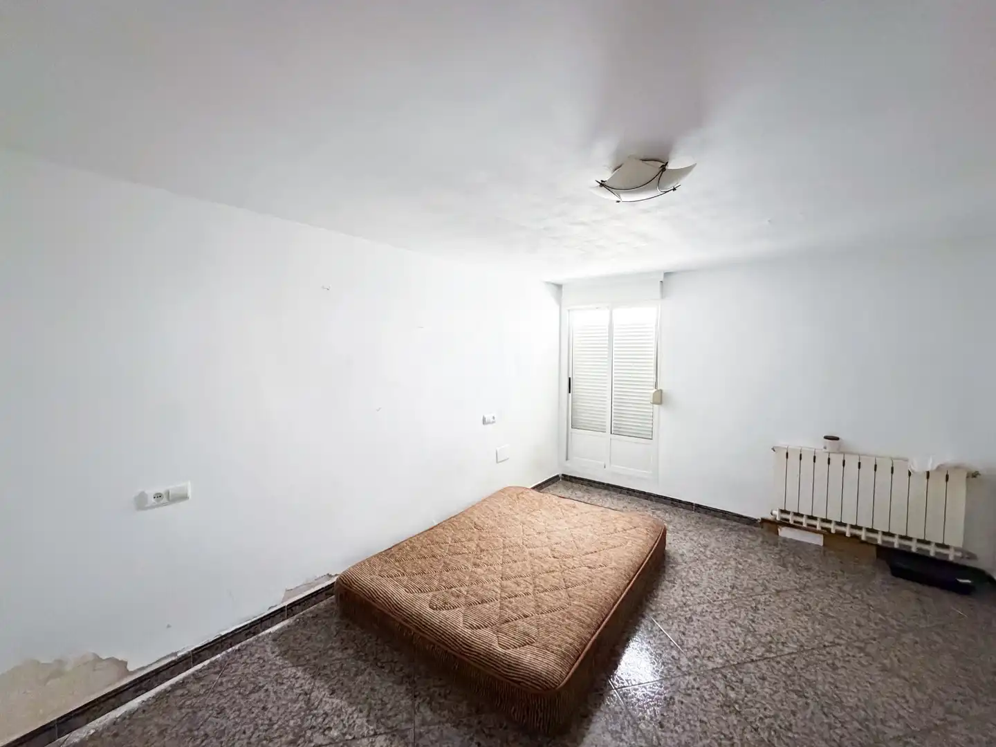 Dormitori de Casa o xalet en venda en Baza amb Jardí privat, Terrassa i Balcó