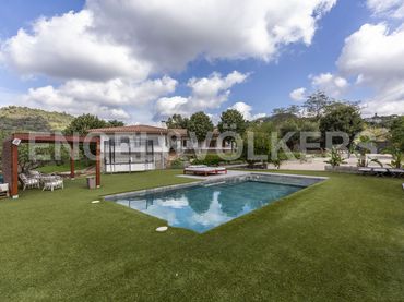 Villa con piscina in vendita a Caldes de Montbui