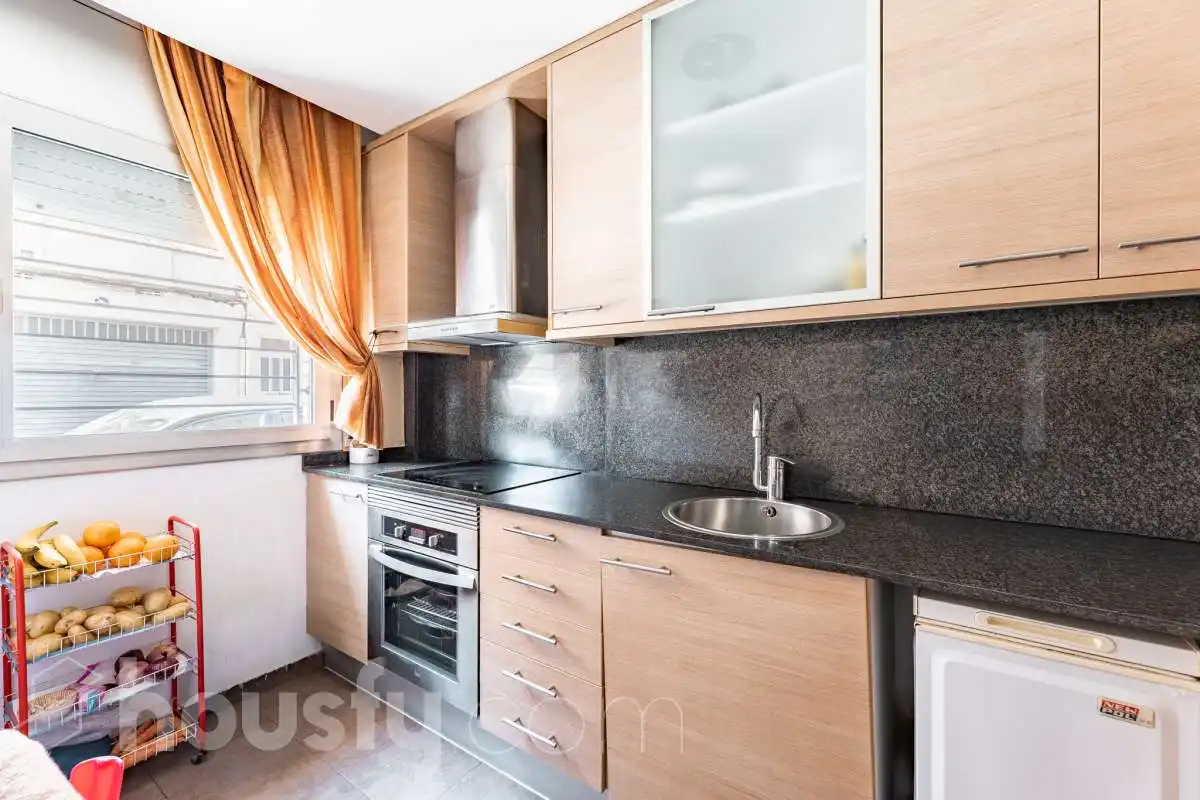 Kitchen of Ground floor for sale in Sabadell  with Air Conditioner, Heating and Parquet flooring