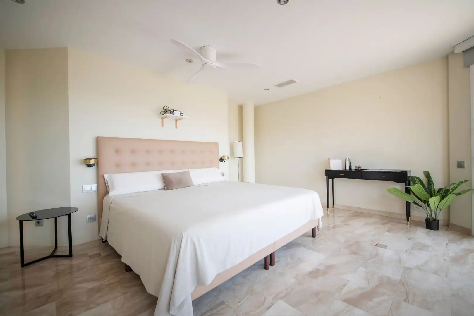 Habitación de Casa o chalet en venta en Alella con Aire acondicionado, Calefacción y Jardín privado