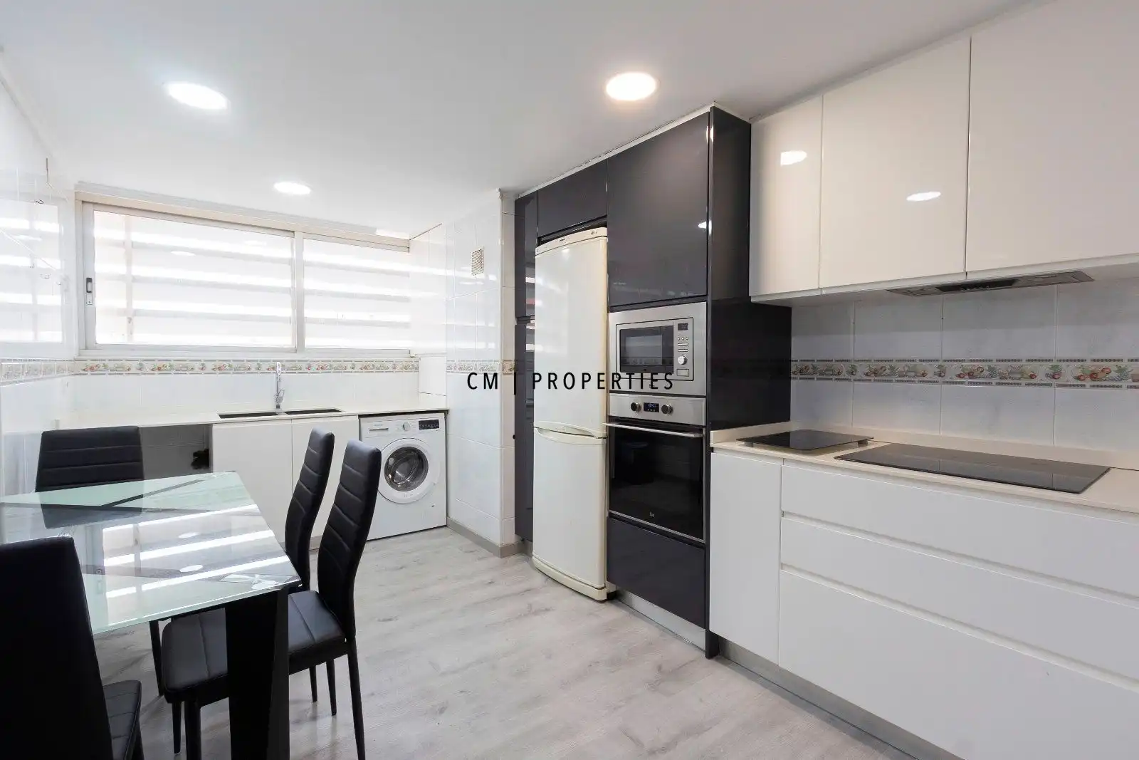Cuina de Pis de lloguer en Valencia amb Aire condicionat, Calefacció i Parquet