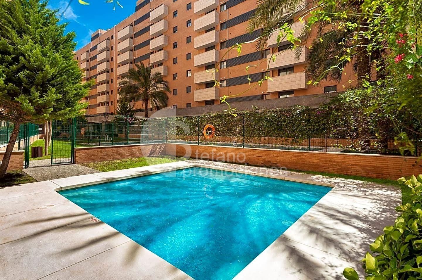 Swimming pool of Flat for sale in Málaga Capital  with Air Conditioner, Terrace and Community pool