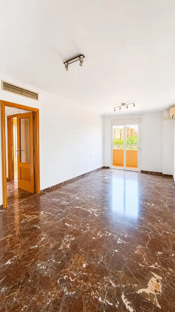 Piso en venta en Valencia con Aire acondicionado, Amueblado y Horno