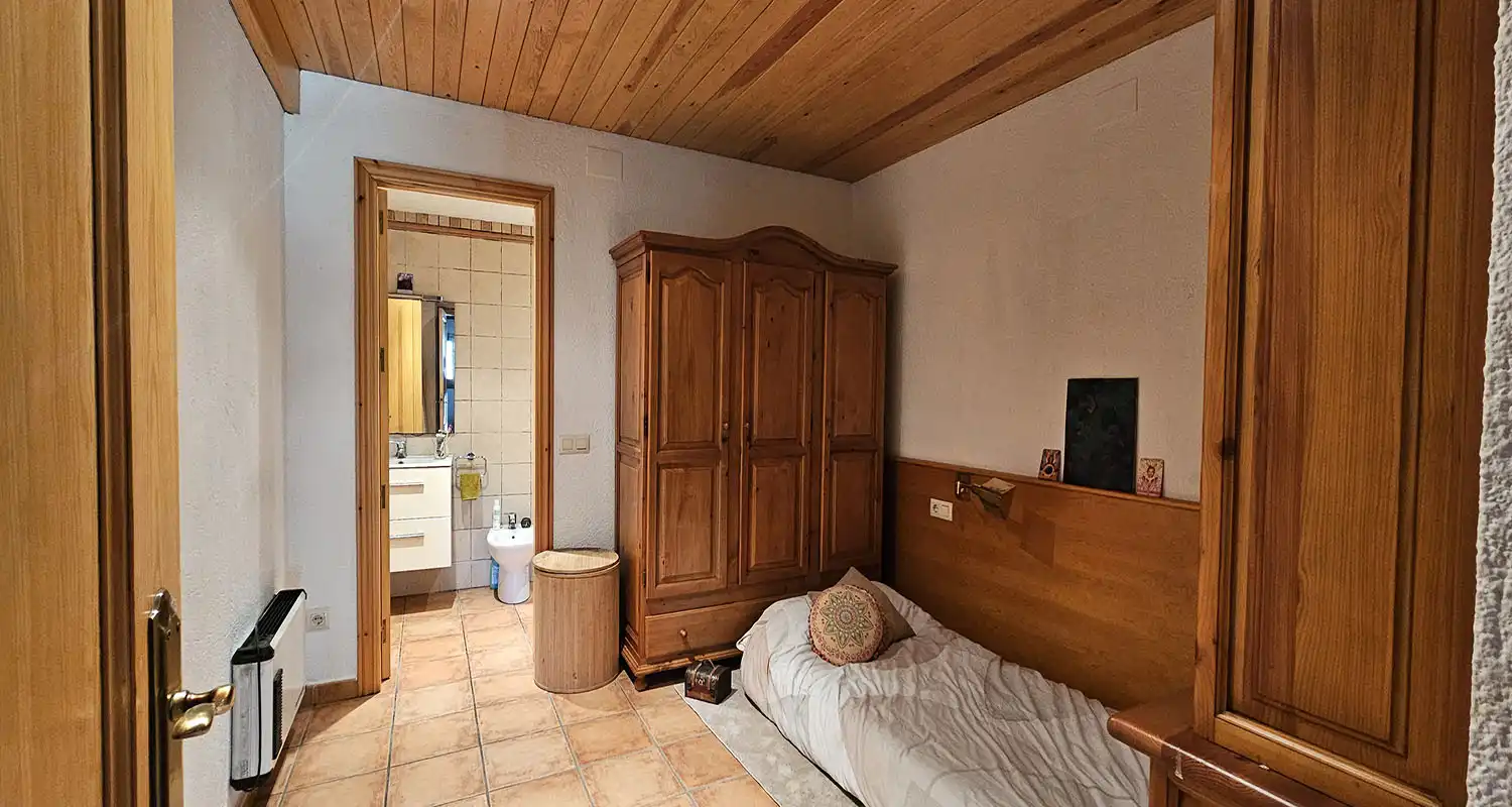 Habitación de Finca rústica en venta en Sant Celoni con Aire acondicionado, Calefacción y Jardín privado