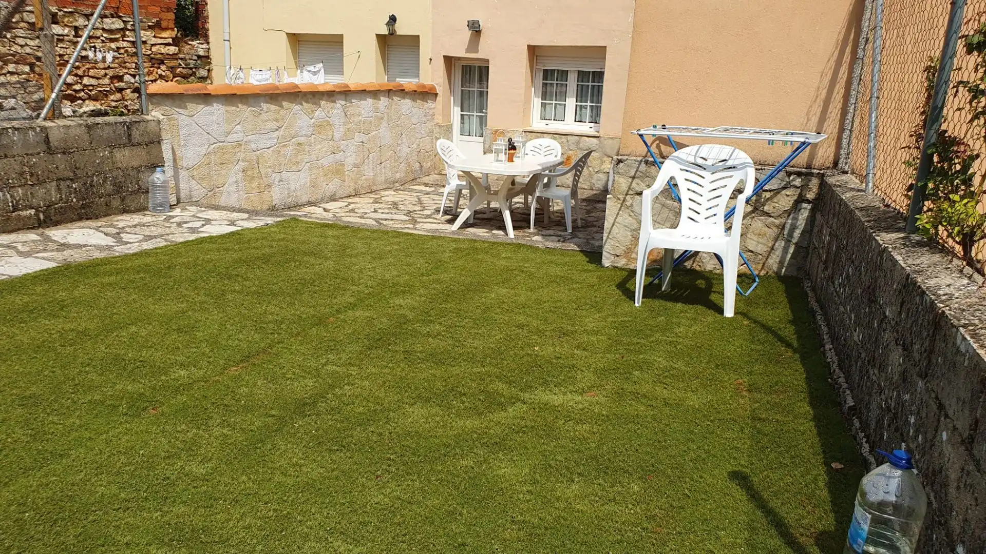 Terrassa de Casa adosada en venda en Espejón amb Jardí privat, Traster i Moblat