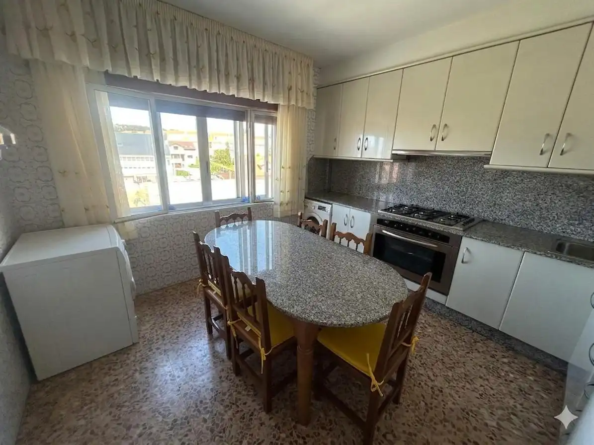 Cocina de Piso en venta en Ribeira con Trastero y Amueblado