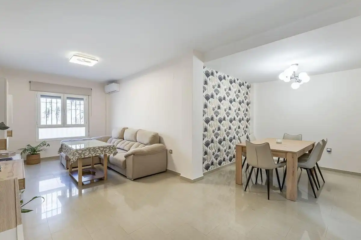 Piso con ascensor en venta en Padul