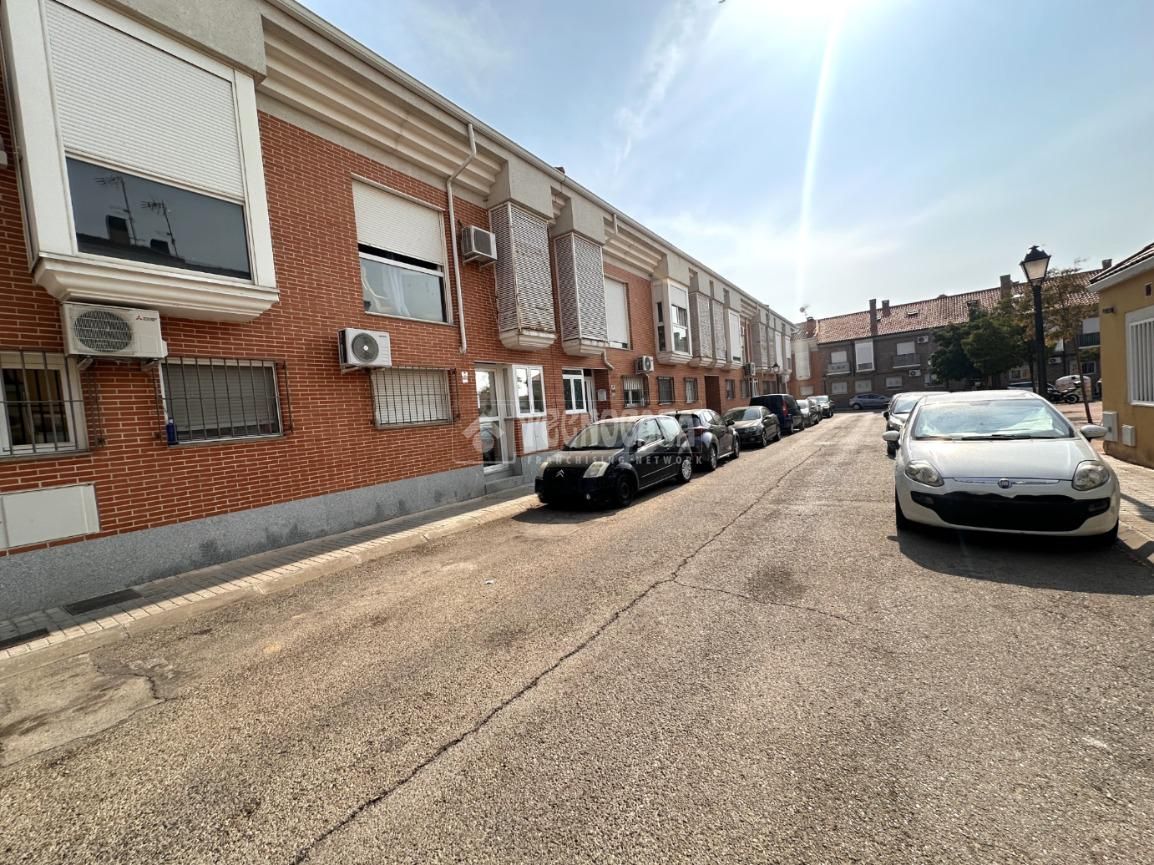 Vista exterior de Pis en venda en Camarma de Esteruelas