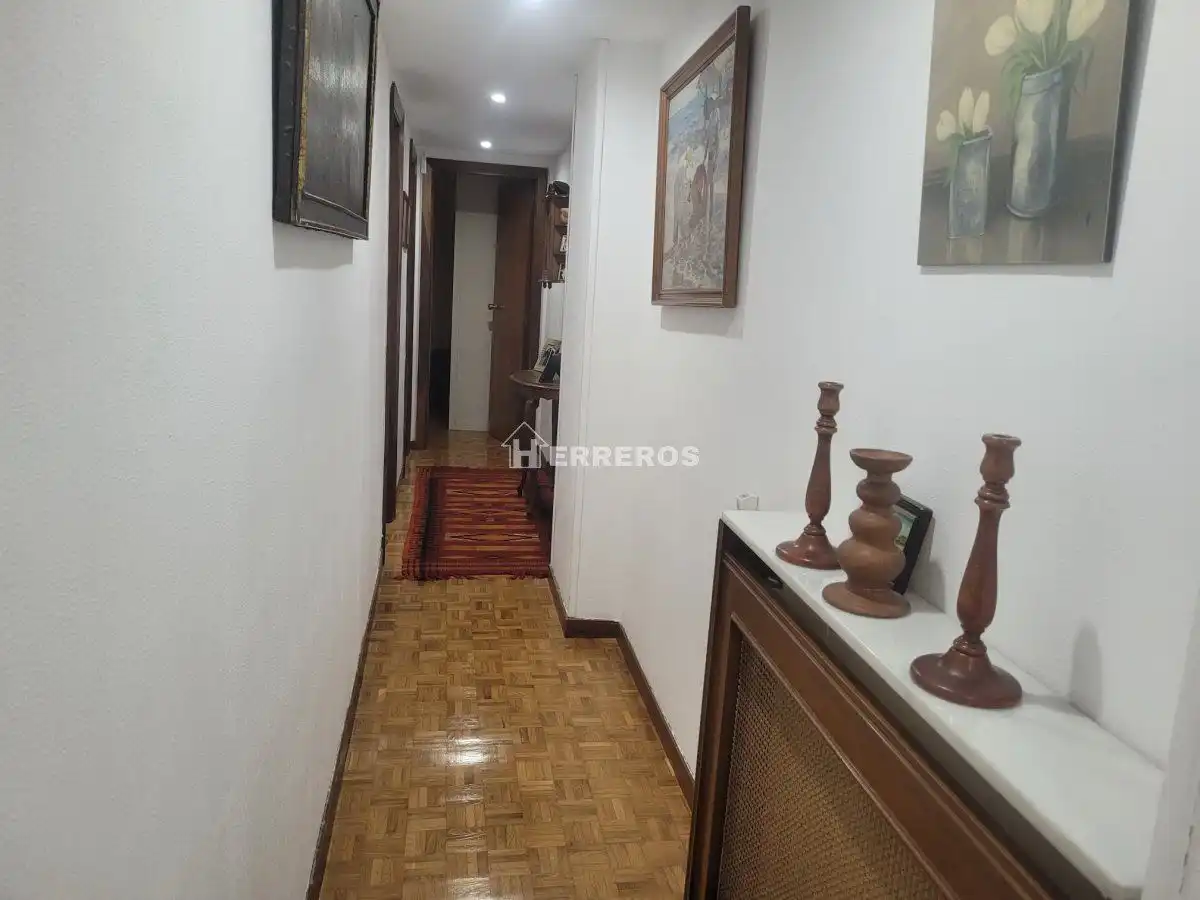 Apartament en venda en  Logroño amb Calefacció, Parquet i Terrassa