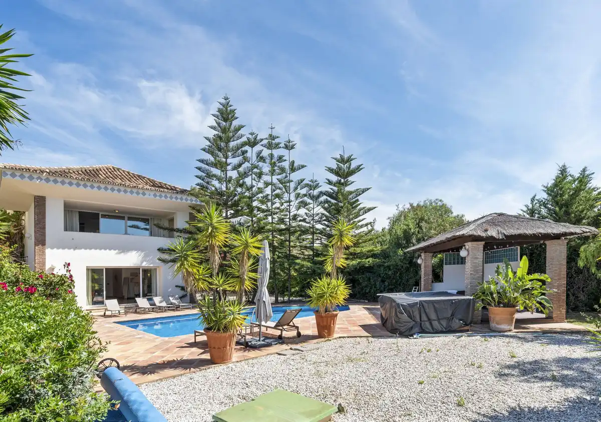 Jardí de Casa o xalet en venda en Benahavís amb Aire condicionat, Jardí privat i Terrassa