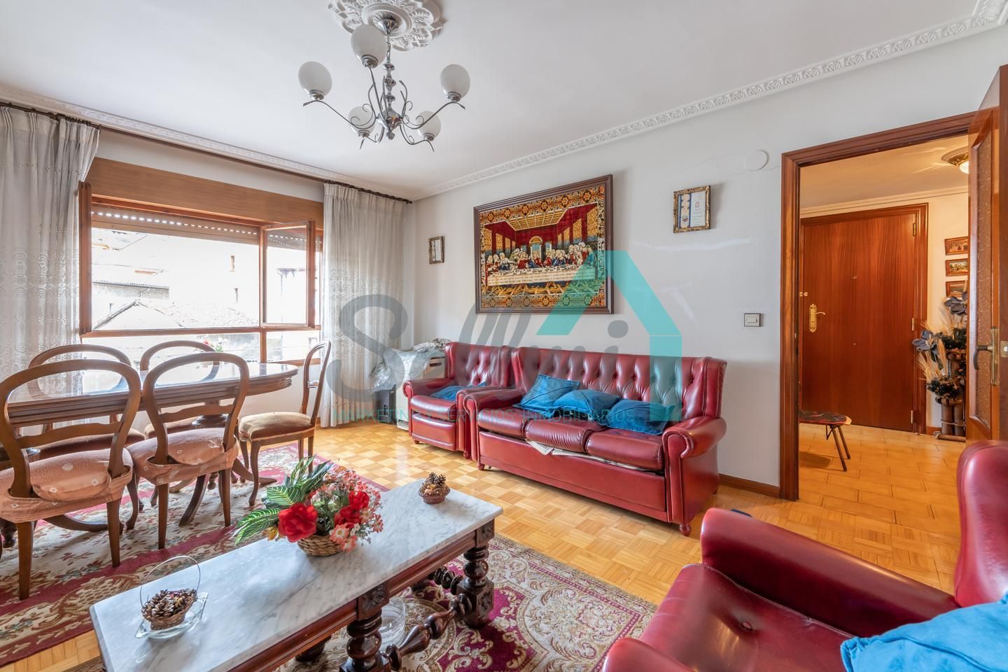 Sala de estar de Piso en venta en Aller con Parquet y Trastero