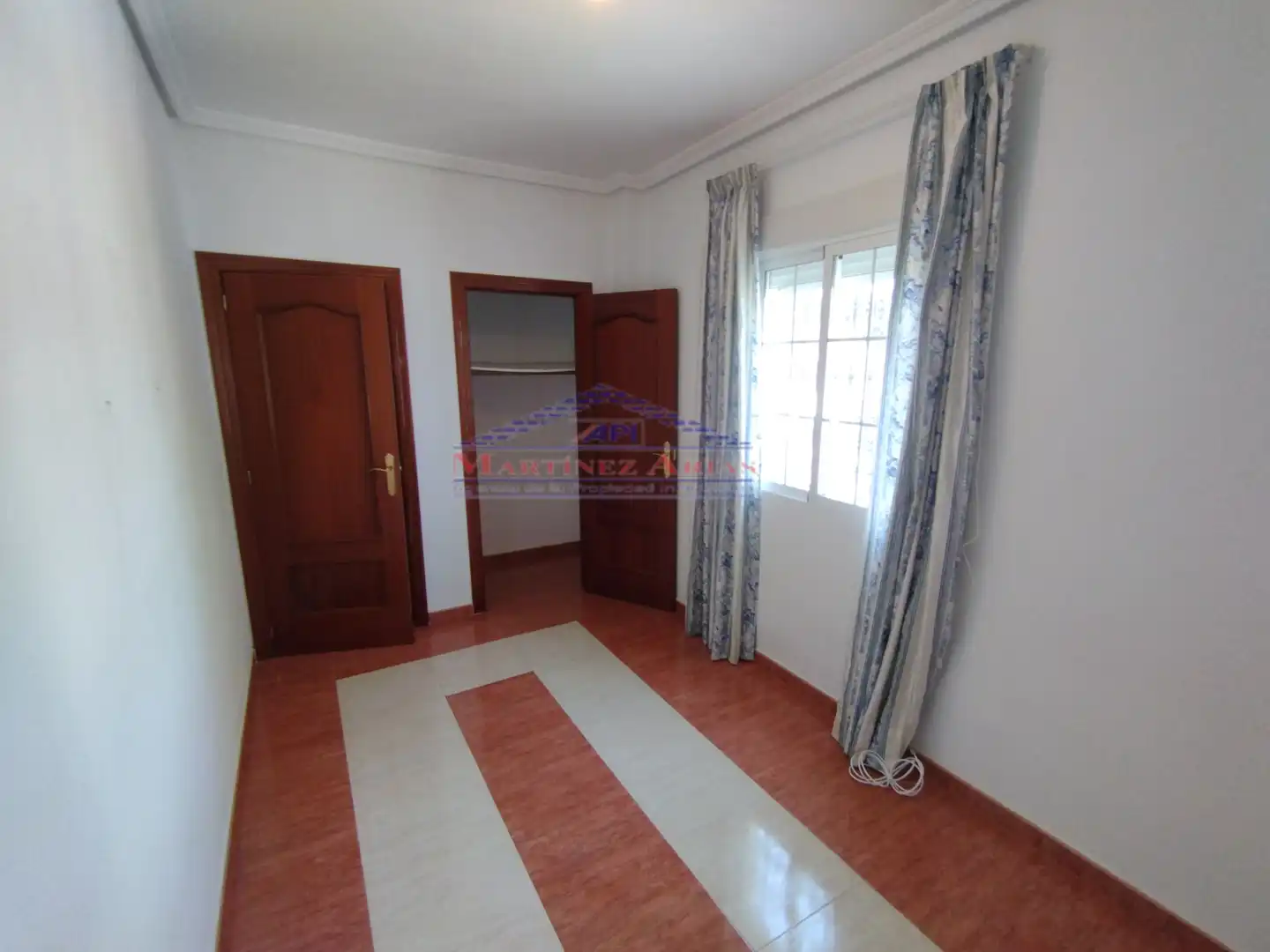 Houses for sale in Fuerte del Rey  with Private garden, Terrace and Balcony