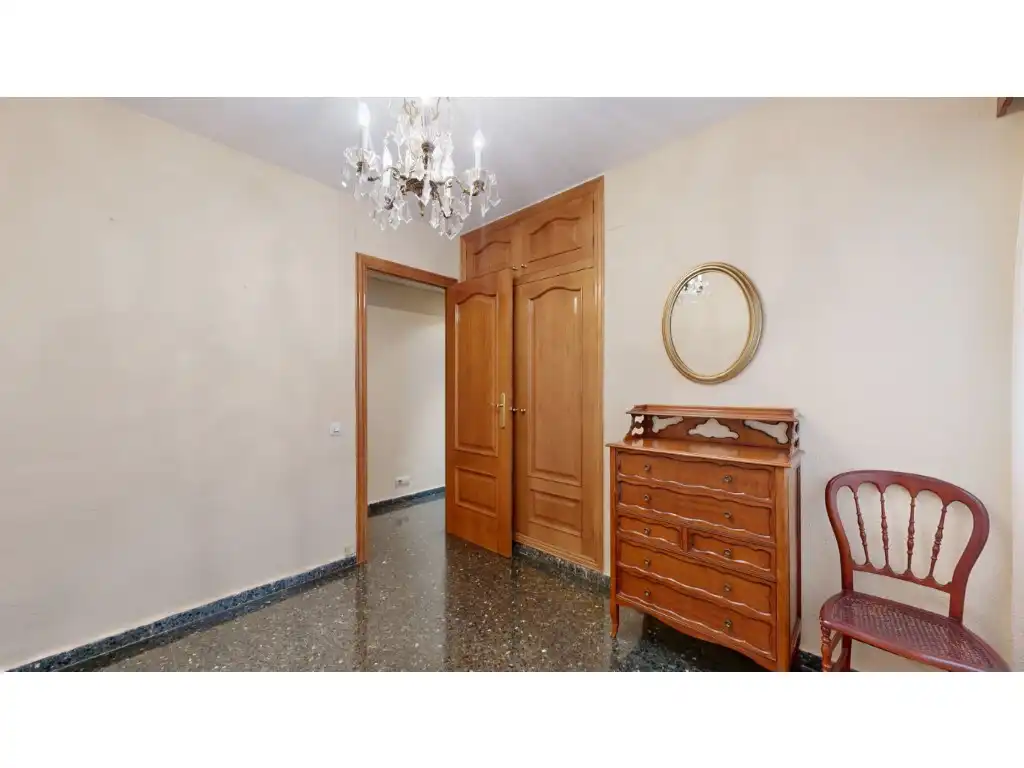 Flat for sale in Exposició
