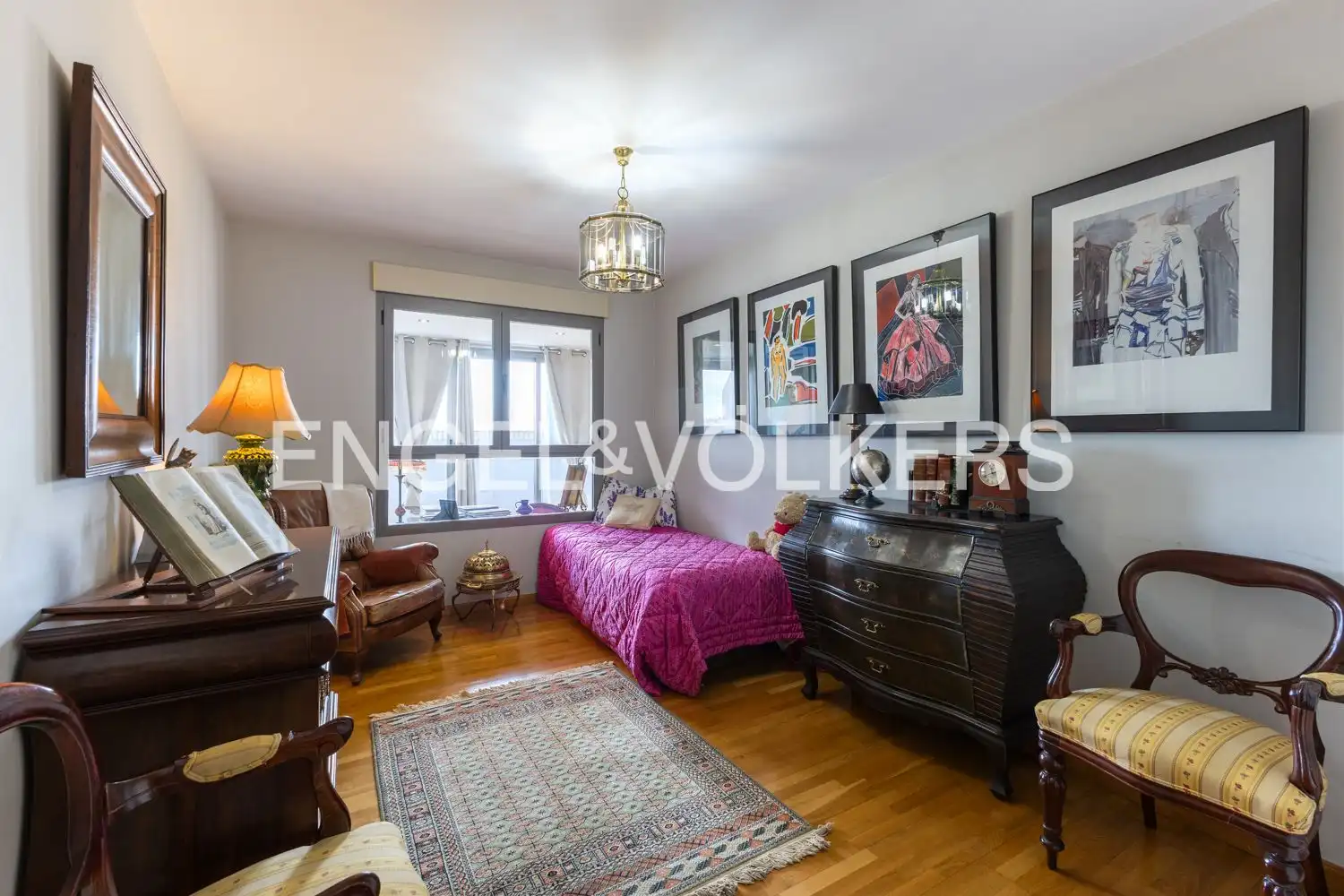 Habitación de Ático en venta en Valencia con Aire acondicionado, Calefacción y Jardín privado