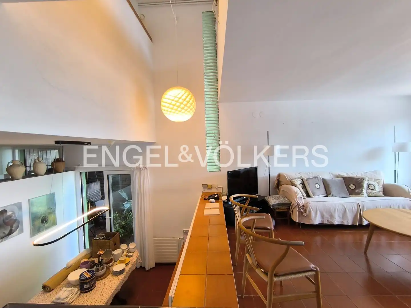 Wohnzimmer von Einfamilien-Reihenhaus zur Miete in Barcelona mit Heizung, Terrasse und Schwimmbad