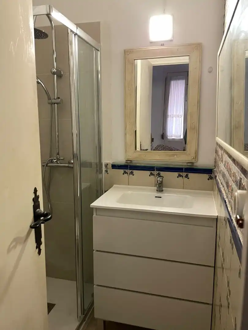 Bathroom of Flat for sale in  Granada Capital  with Air Conditioner and Balcony