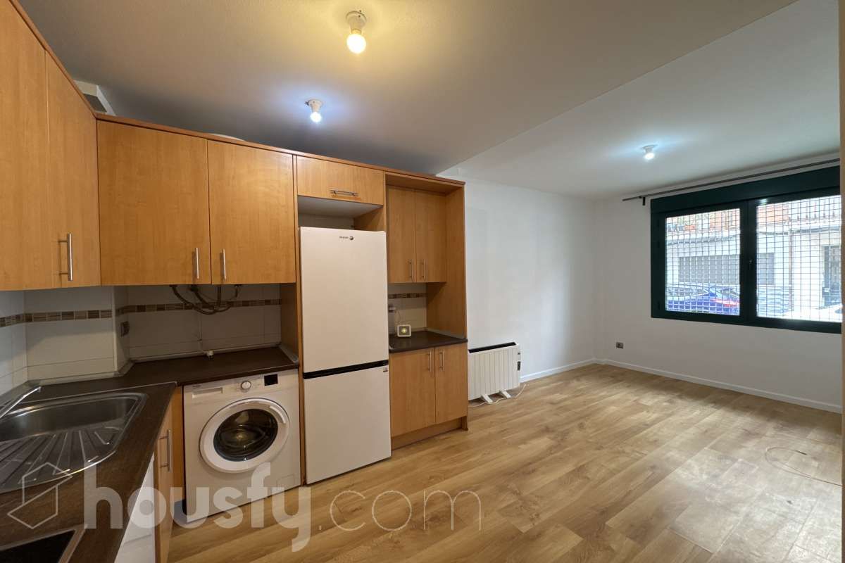 Küche von Erdgeschoss zur Miete in  Madrid Capital mit Klimaanlage, Heizung und Parkett