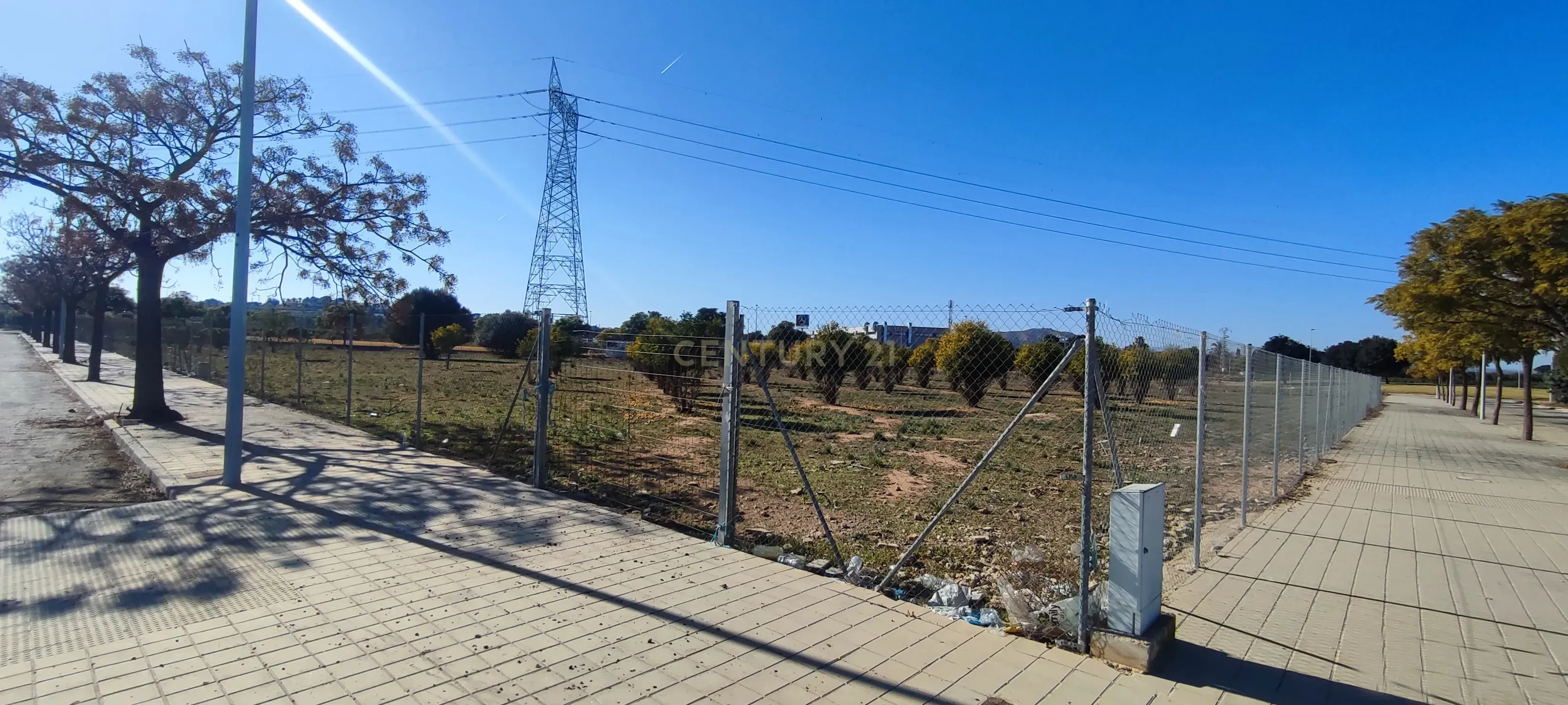 Terreny industrial en venda en Torrent