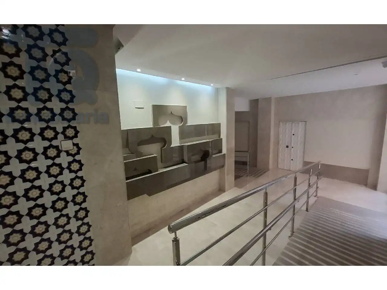 Bathroom of Flat for sale in Granada  with Heating and Alarm