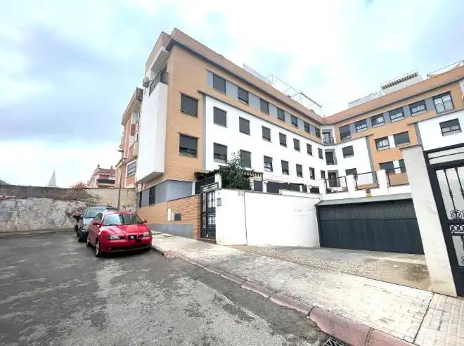 Vista exterior de Piso en venta en Linares